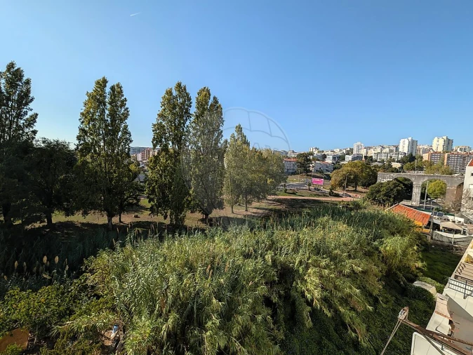 Apartamento T2 para Arrendamento em Queluz e Belas Foto 18