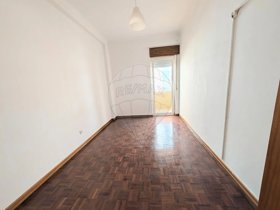Apartamento T2 para Arrendamento em Queluz e Belas Foto 8