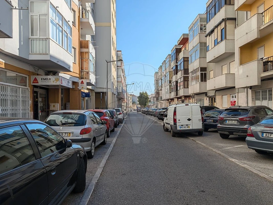 Apartamento T2 para Arrendamento em Queluz e Belas Foto 10