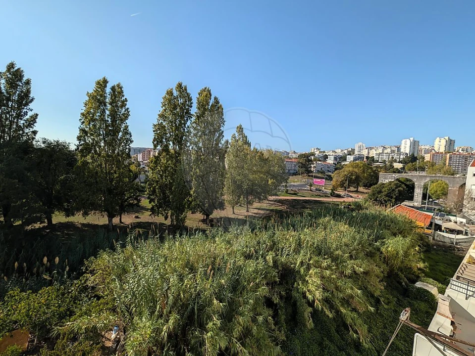 Apartamento T2 para Arrendamento em Queluz e Belas Foto 18