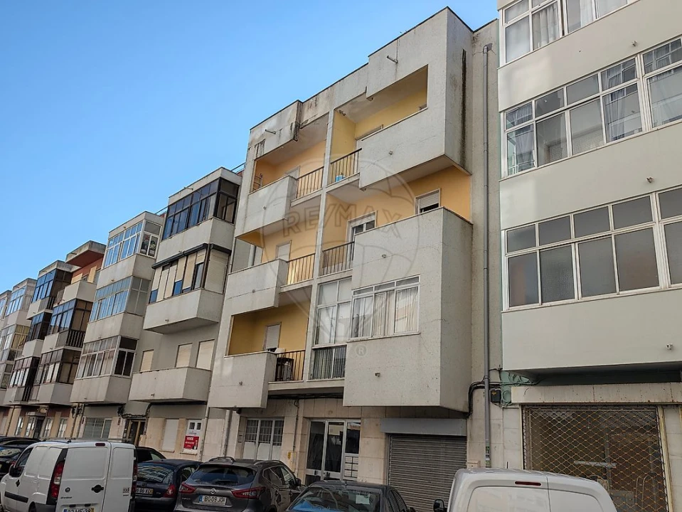 Apartamento T2 para Arrendamento em Queluz e Belas Foto 9