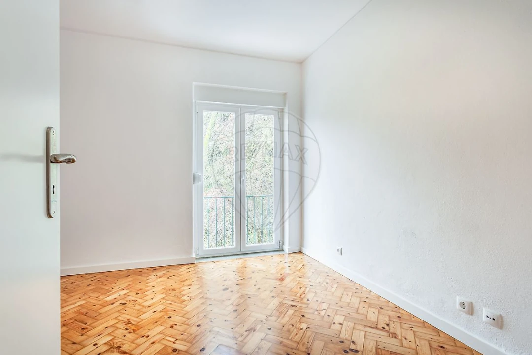 Apartamento T2 para Arrendamento em Olivais Foto 9