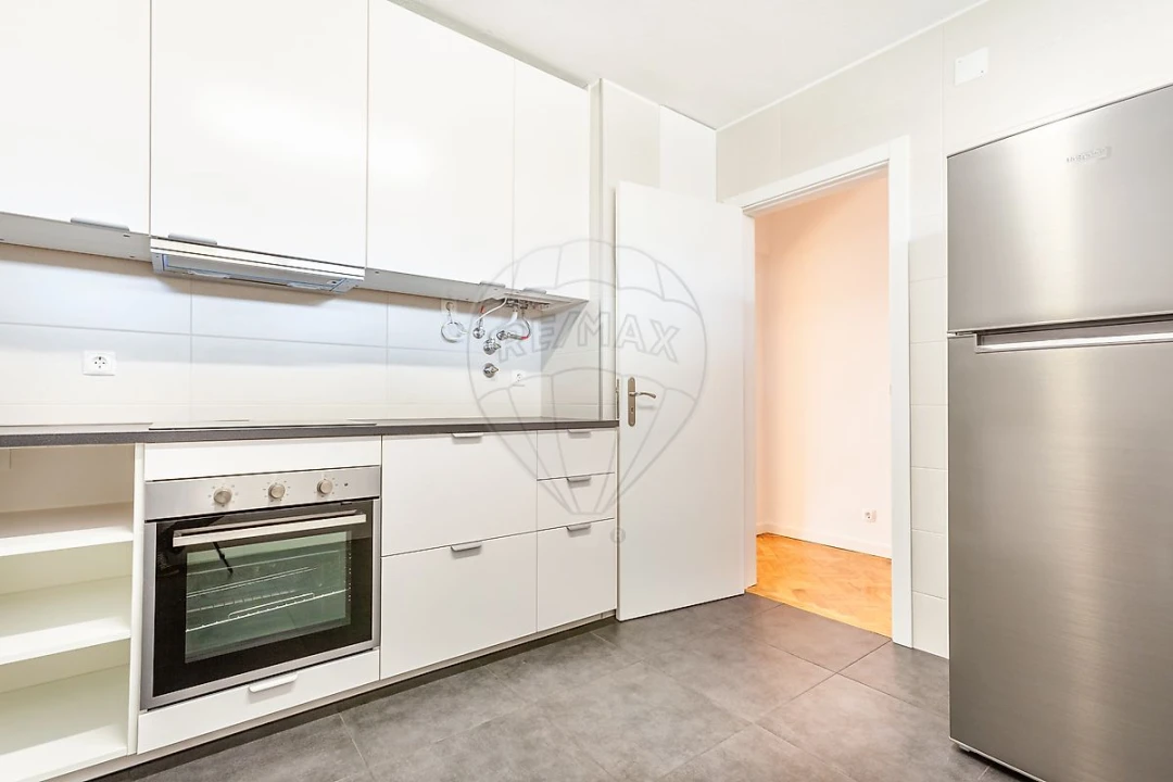 Apartamento T2 para Arrendamento em Olivais Foto 5