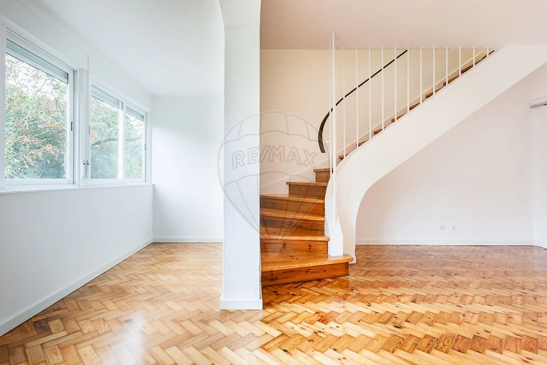 Apartamento T2 para Arrendamento em Olivais Foto 1