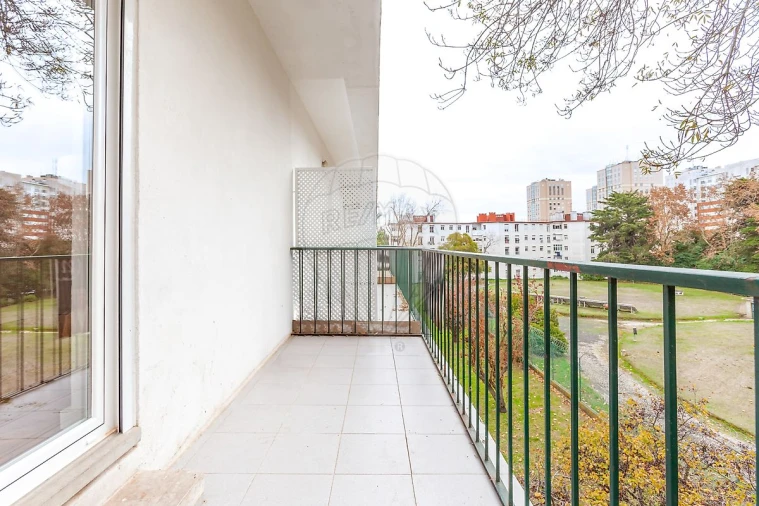 Apartamento T2 para Arrendamento em Olivais Foto 21