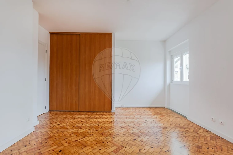 Apartamento T2 para Arrendamento em Olivais Foto 13