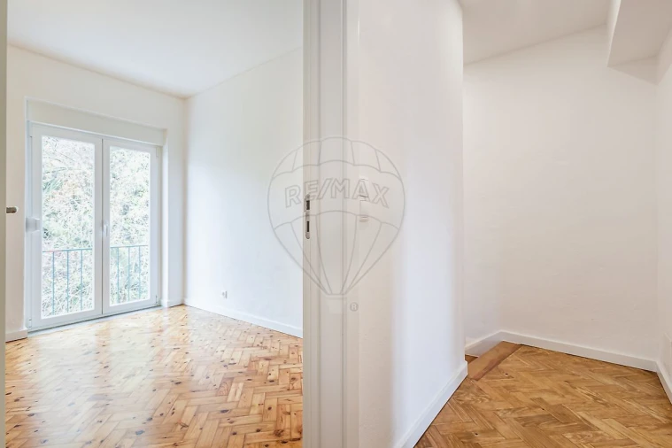 Apartamento T2 para Arrendamento em Olivais Foto 11