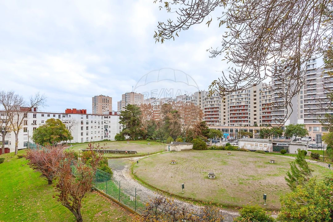 Apartamento T2 para Arrendamento em Olivais Foto 18