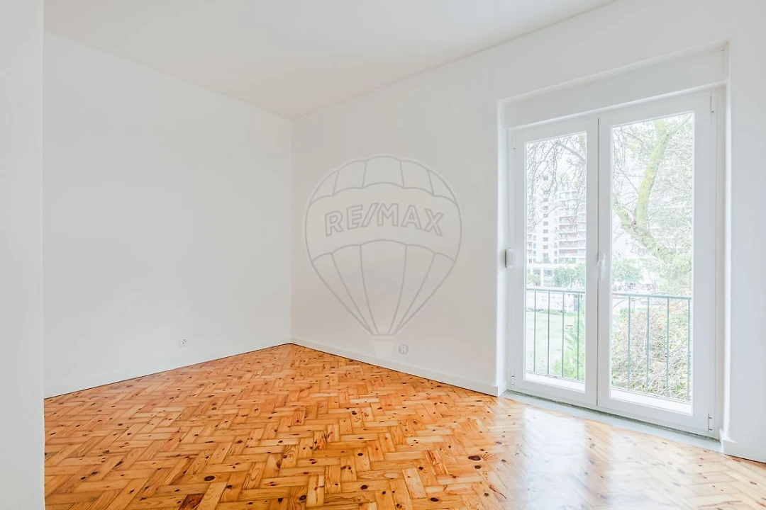 Apartamento T2 para Arrendamento em Olivais Foto 10