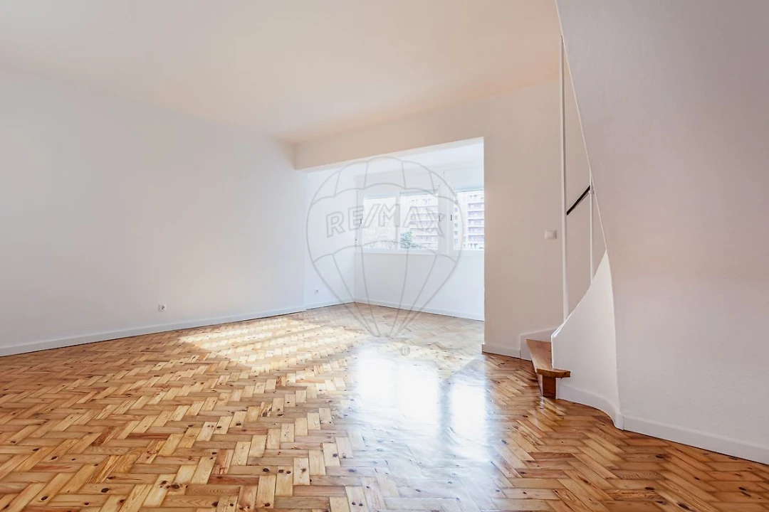 Apartamento T2 para Arrendamento em Olivais Foto 2