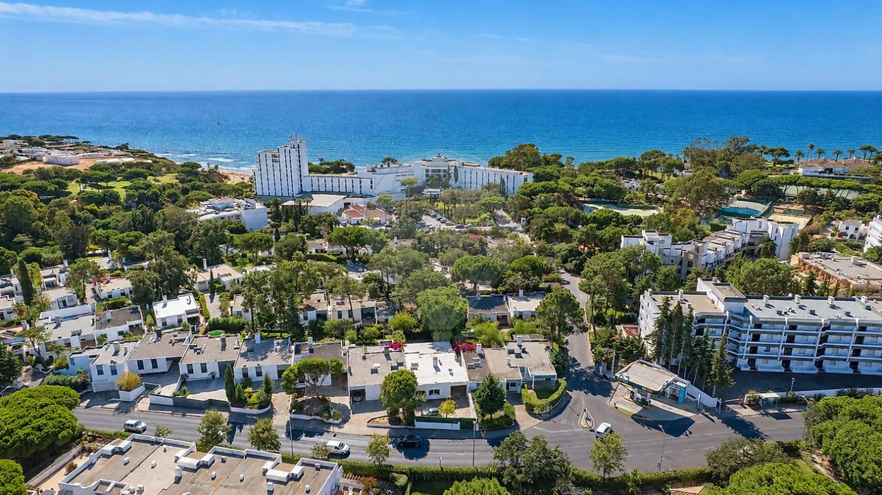 Moradia T3 para Venda em Albufeira e Olhos de Água Foto 4