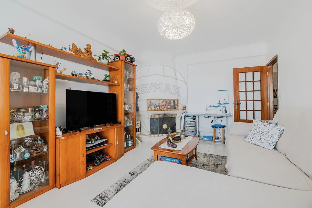 Apartamento T3 para Venda em Vialonga Foto 2