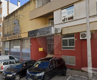 Loja para Venda em Póvoa de Santa Iria e Forte da Casa