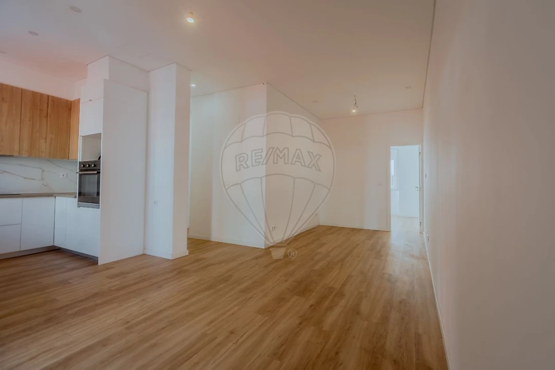 Apartamento T2 para Arrendamento em Ajuda Foto 9