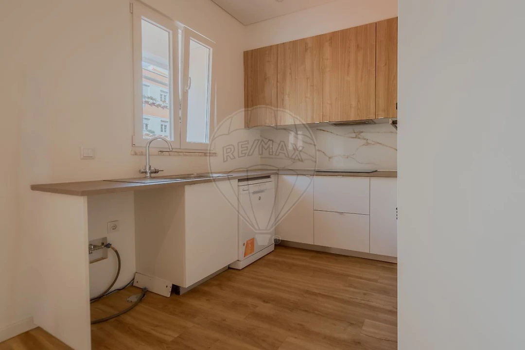 Apartamento T2 para Arrendamento em Ajuda Foto 10