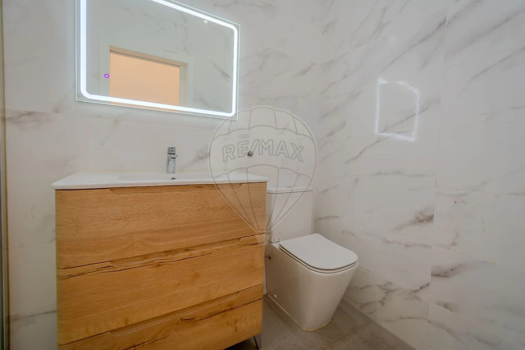 Apartamento T2 para Arrendamento em Ajuda Foto 17