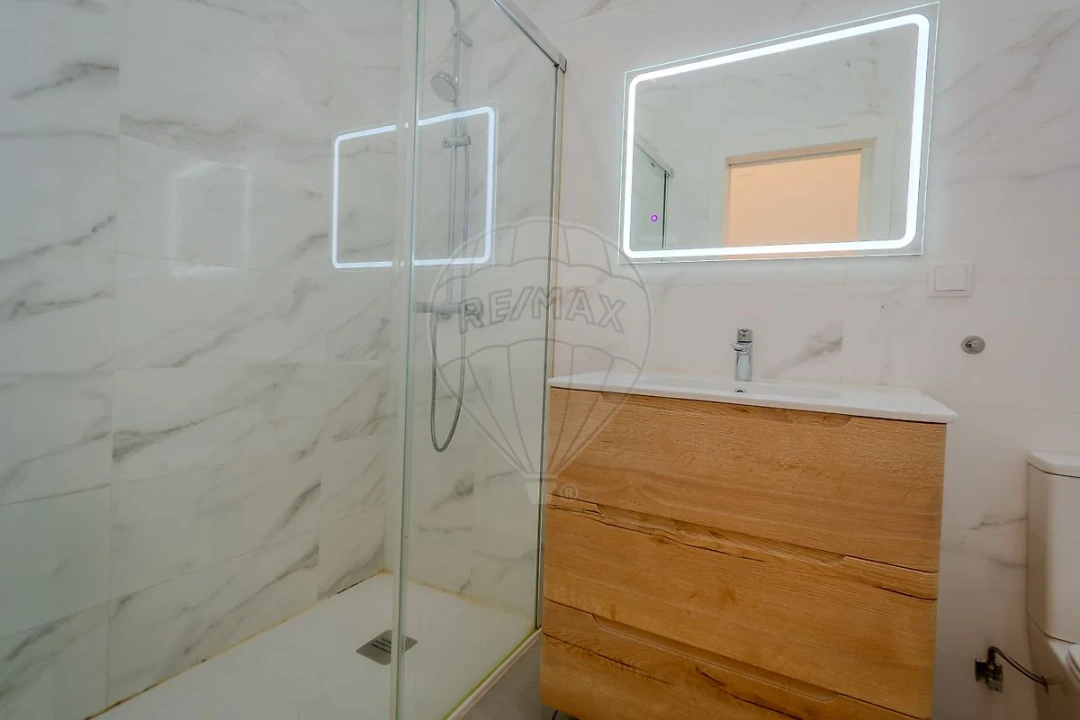 Apartamento T2 para Arrendamento em Ajuda Foto 16