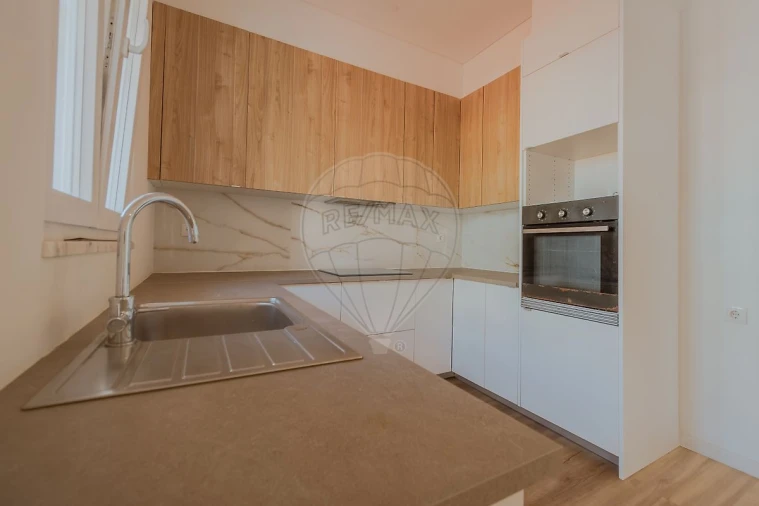 Apartamento T2 para Arrendamento em Ajuda Foto 7