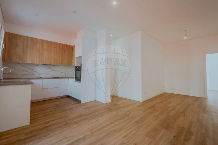 Apartamento T2 para Arrendamento em Ajuda Foto 8