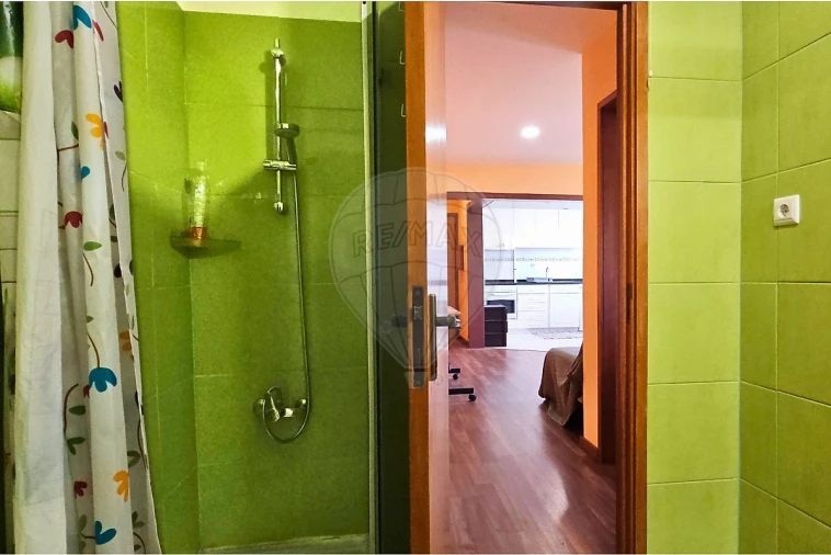 Apartamento T1 para Venda em Vilar de Andorinho Foto 10