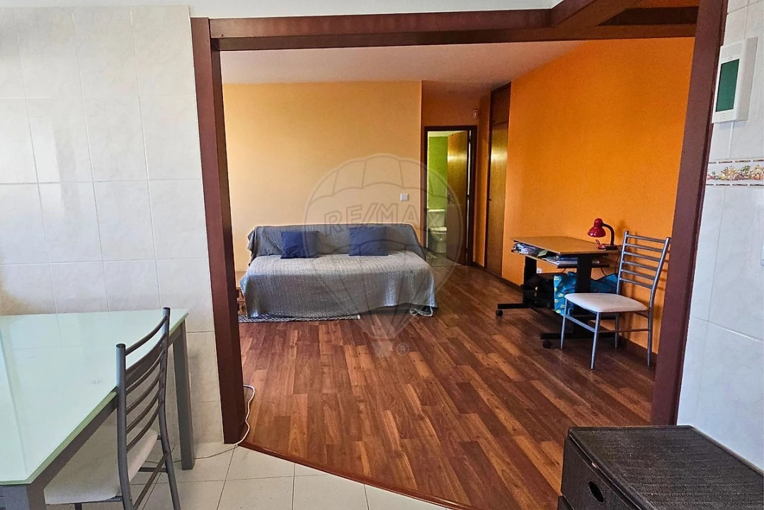Apartamento T1 para Venda em Vilar de Andorinho Foto 7