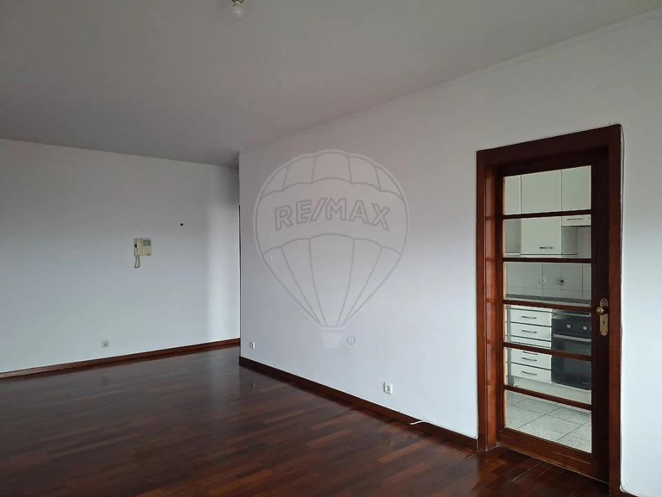 Apartamento T2 para Venda em Rio Tinto Foto 3