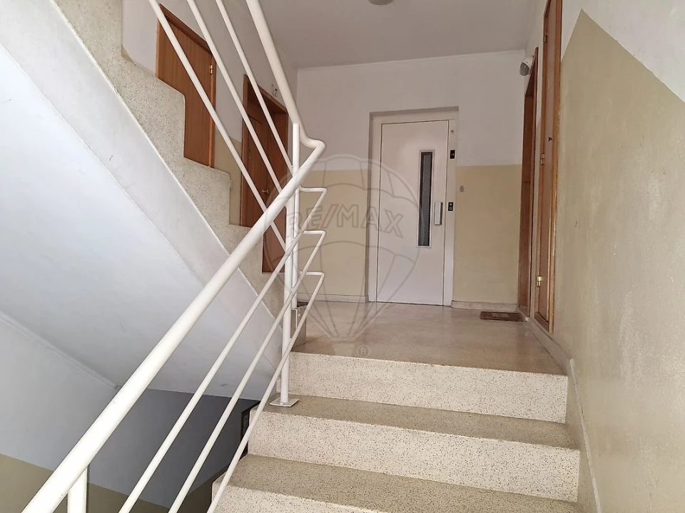 Apartamento T2 para Venda em Fânzeres e São Pedro da Cova Foto 8