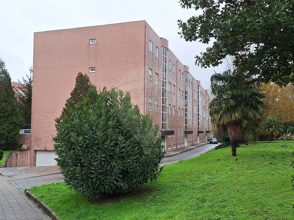 Apartamento T2 para Venda em Fânzeres e São Pedro da Cova Foto 1
