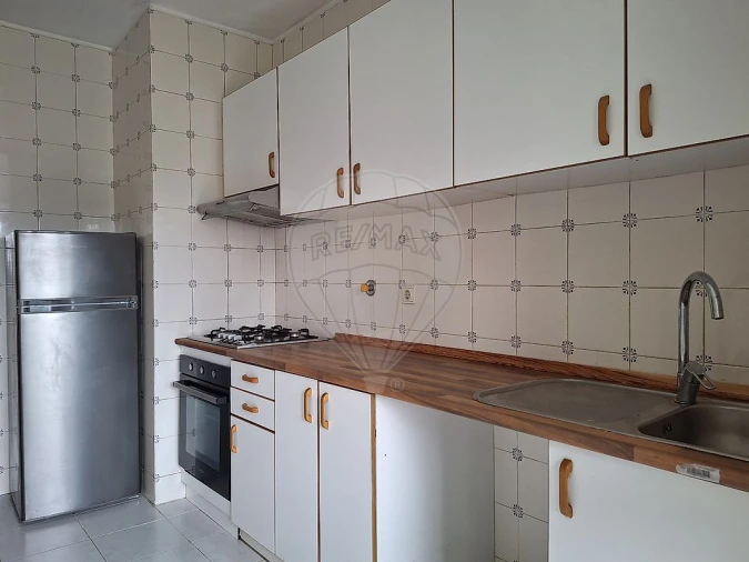 Apartamento T2 para Venda em Fânzeres e São Pedro da Cova Foto 3