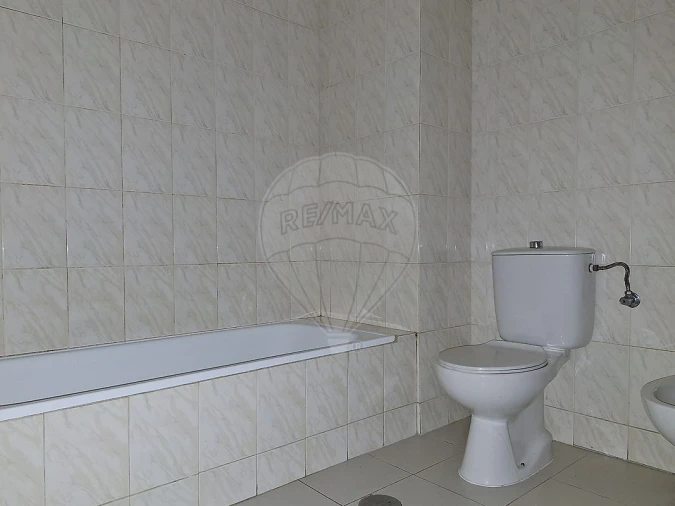 Apartamento T2 para Venda em Fânzeres e São Pedro da Cova Foto 7