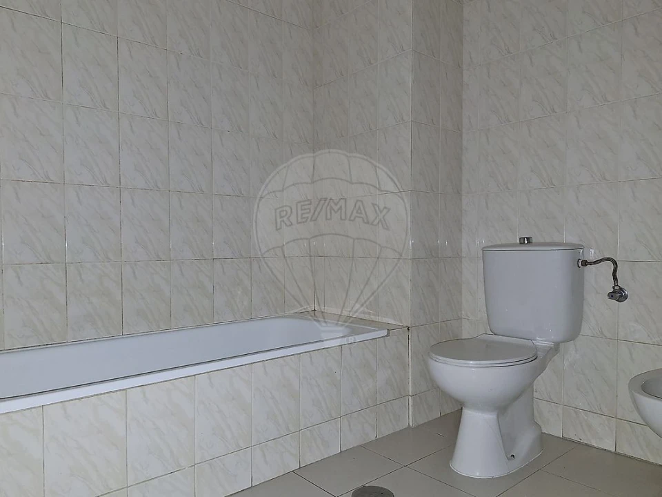 Apartamento T2 para Venda em Fânzeres e São Pedro da Cova Foto 7
