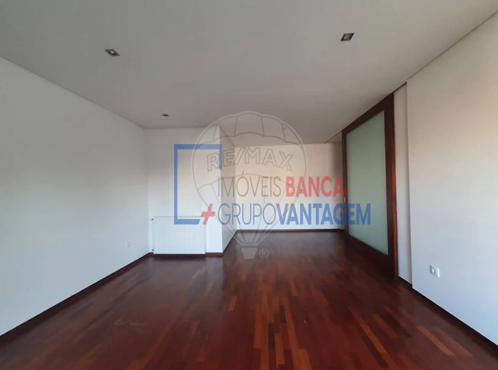Apartamento T1 para Venda em Bonfim Foto 1
