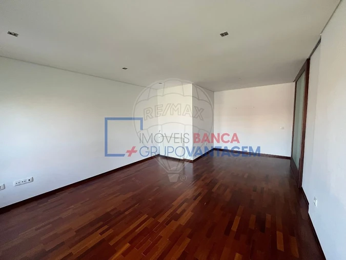 Apartamento T1 para Venda em Bonfim Foto 27