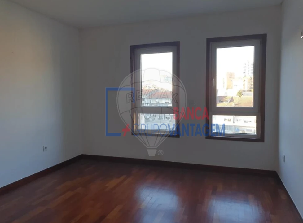 Apartamento T1 para Venda em Bonfim Foto 6