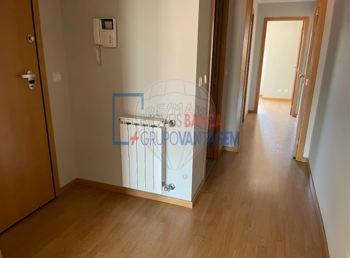 Apartamento T1 para Venda em Paranhos Foto 5