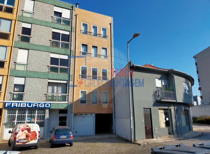 Apartamento T1 para Venda em Paranhos Foto 17
