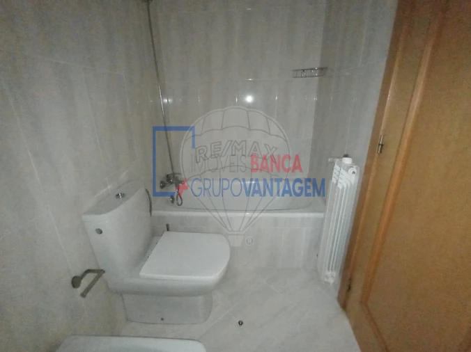 Apartamento T1 para Venda em Paranhos Foto 15