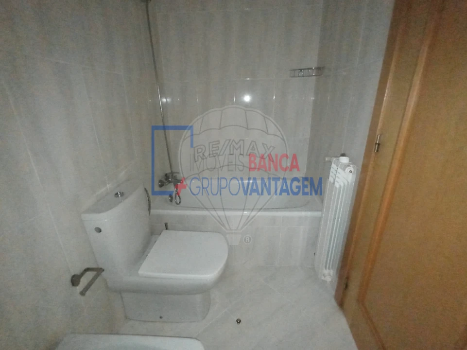 Apartamento T1 para Venda em Paranhos Foto 15