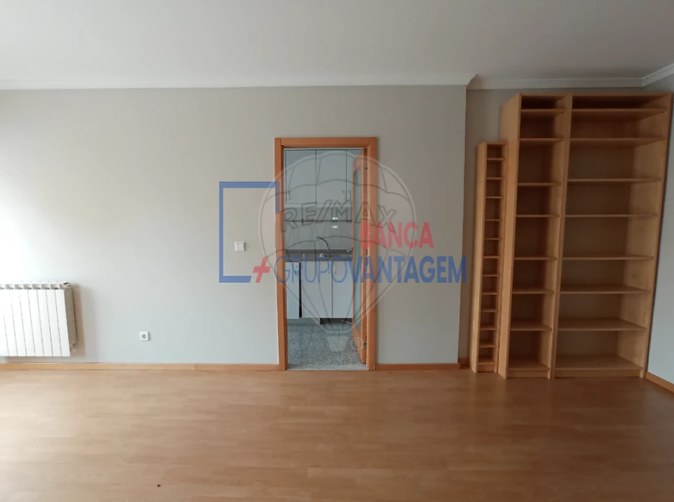 Apartamento T1 para Venda em Paranhos Foto 2