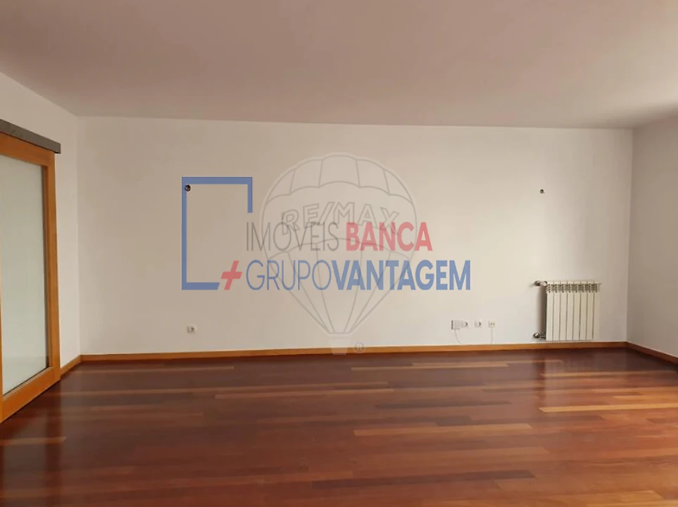 Apartamento T3 para Venda em Bonfim Foto 1