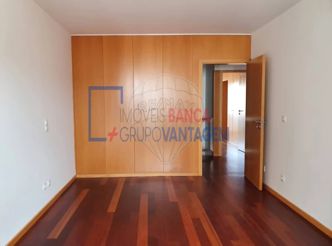 Apartamento T3 para Venda em Bonfim Foto 4
