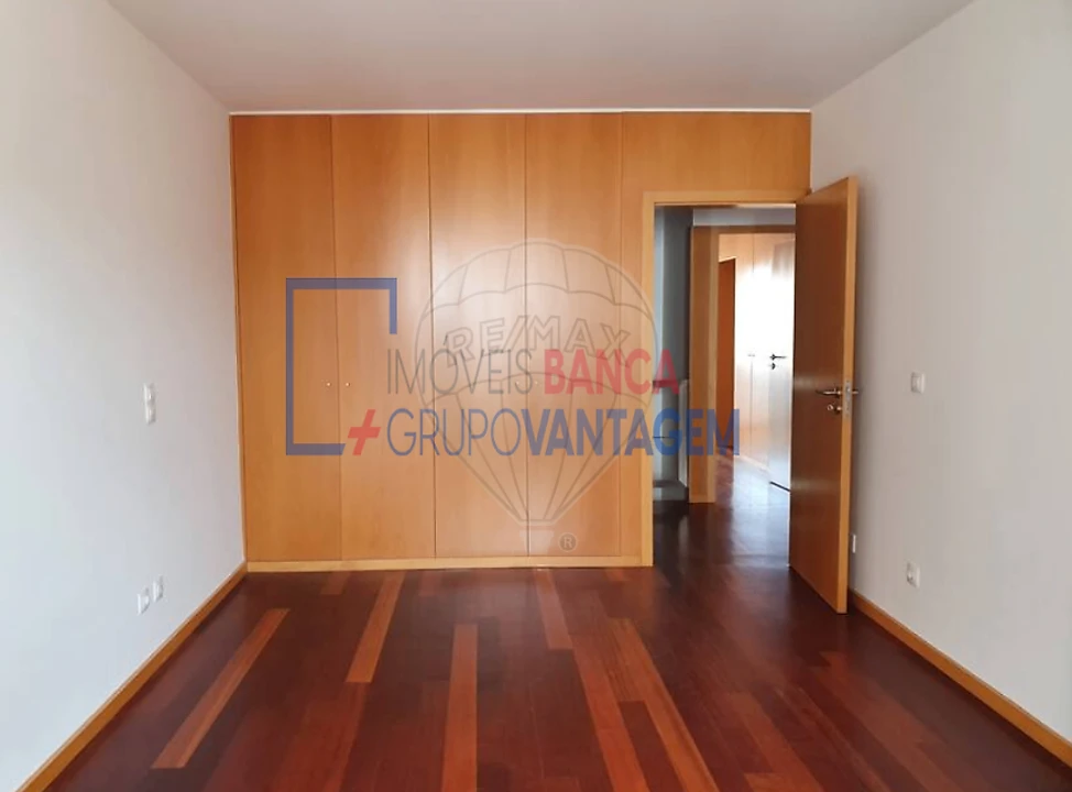 Apartamento T3 para Venda em Bonfim Foto 4