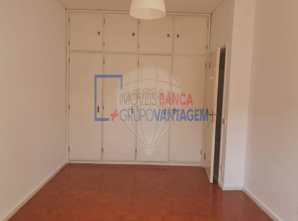 Apartamento T2 para Venda em Paranhos Foto 7
