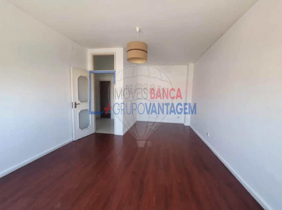 Apartamento T2 para Venda em Paranhos Foto 14