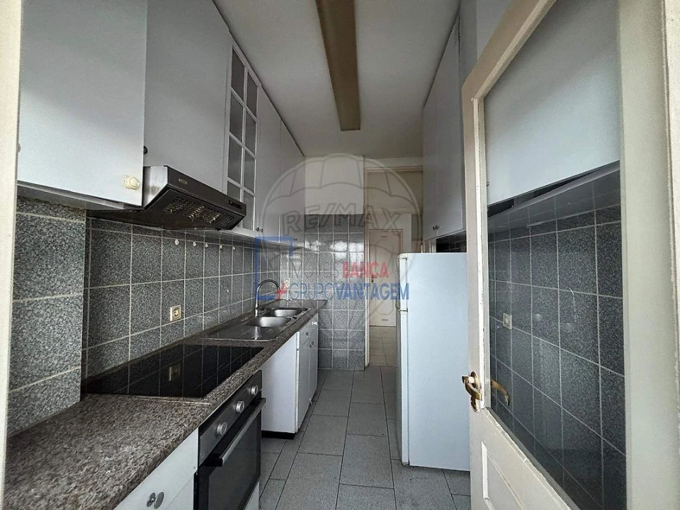 Apartamento T2 para Venda em Paranhos Foto 30