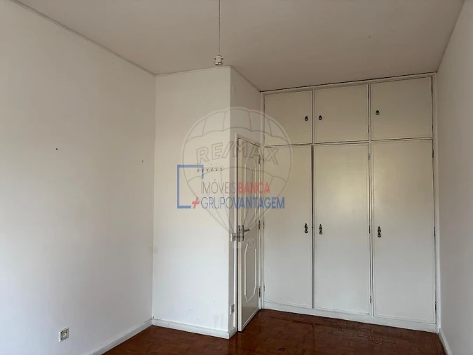 Apartamento T2 para Venda em Paranhos Foto 18