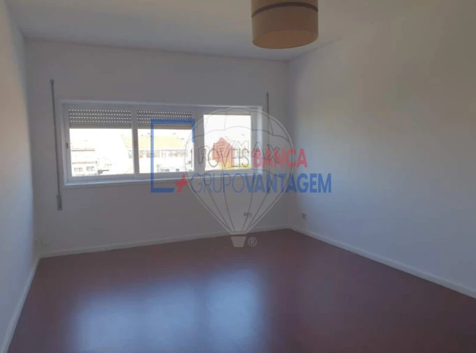Apartamento T2 para Venda em Paranhos Foto 2