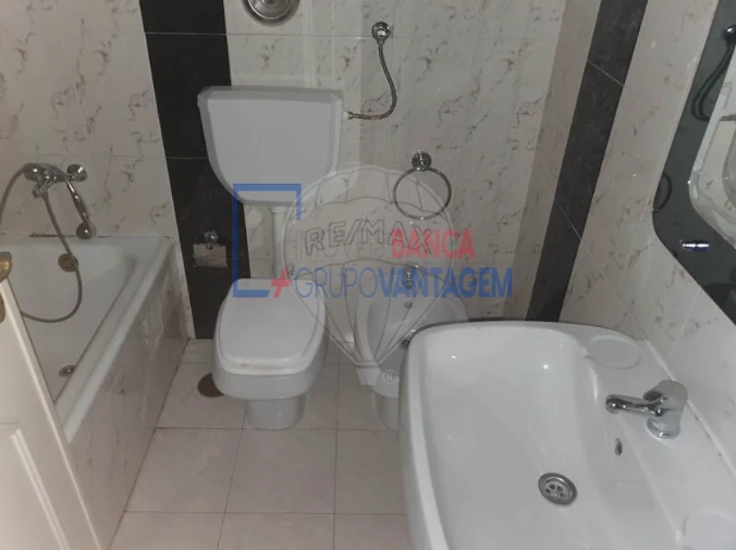 Apartamento T2 para Venda em Paranhos Foto 12