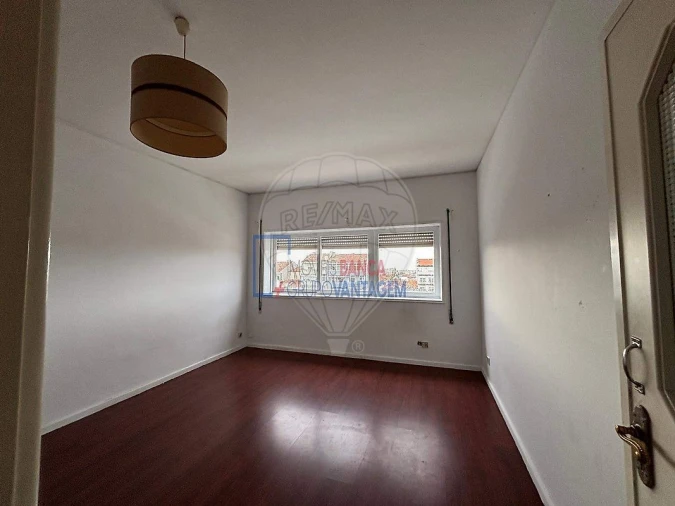 Apartamento T2 para Venda em Paranhos Foto 24
