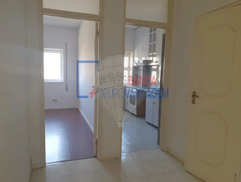 Apartamento T2 para Venda em Paranhos Foto 4